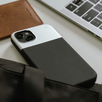 Atom Studios｜極致輕薄iPhone質感手機殼 黑 適用於iPhone 14