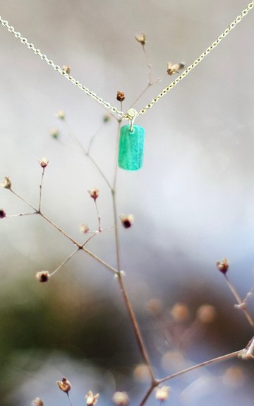 鎖骨鍊 II 緬甸玉小陽綠x翡翠珠 I 防敏包金鍊 I 緬甸A貨翡翠項鍊