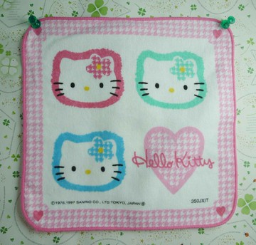 【震撼精品百貨】Hello Kitty 凱蒂貓 方巾-限量款-三色大頭愛心 震撼日式精品百貨
