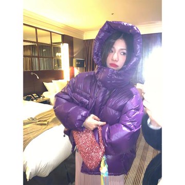 落落狷介短款羽絨服女冬季新款連帽小個子加厚保暖外套紫色白鴨絨