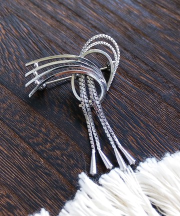 Vintage Jewelry 西洋古董飾品 銀色調 小流蘇 流線 別針