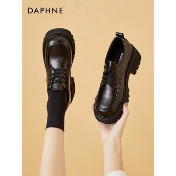 達芙妮黑色英倫風皮鞋女鞋2025新款厚底百搭樂福鞋冬季女鞋子