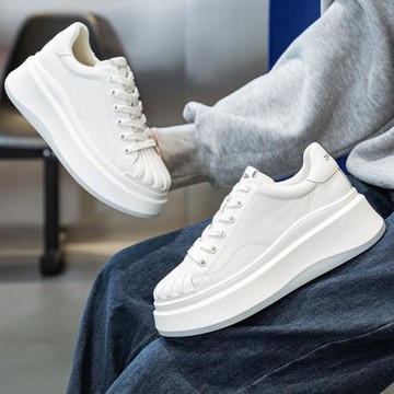 香港小個子增高女鞋貝殼頭真皮厚底小白鞋女春2025新款運動休閑鞋