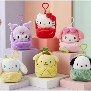 免運代購 💡  韓國代購Sanrio三麗鷗水果屋可拆卸毛絨公仔玩偶 Kitty玉桂狗毛絨鑰匙扣包掛件 送人 生日禮物