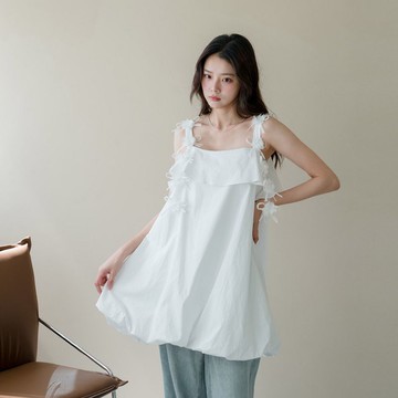 現貨★寬肩立體花朵荷葉平口花苞連身短裙(共2色)0513 【NR0899】