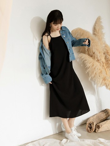 素面後V領設計細肩帶長洋裝