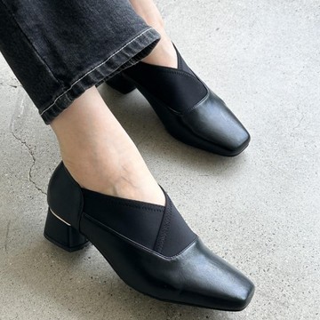 【現貨出清】韓國設計．時尚皮革拼接交叉鬆緊方頭低跟包鞋．白鳥麗子