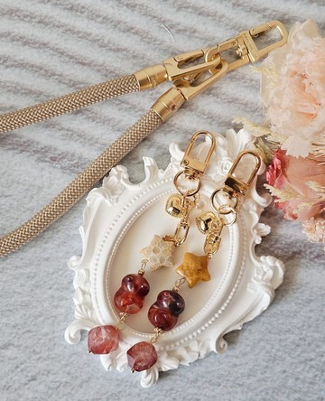 紅膠花貓咪/星星/天然淡水珍珠-水晶吊飾/包包可吊/手機也能用