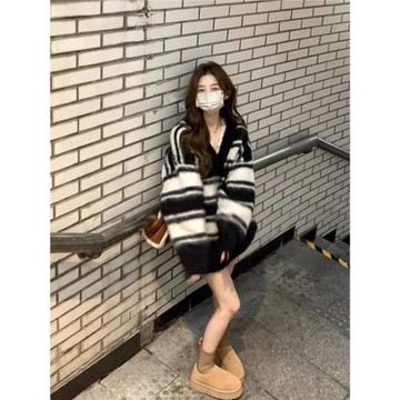 韓系氣質休閑撞色毛衣女2024年秋冬新款寬松條紋百搭v領套頭上衣