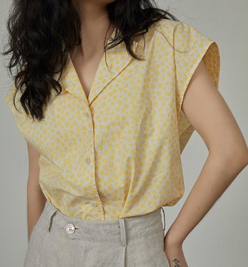 法式復古碎花上衣 | 奶油黃西裝領小飛袖 | 短版連身設計感襯衫