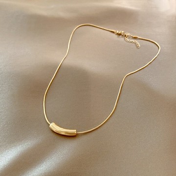 復古簡約金色圓柱吊墜蛇骨項鏈女2022年新款潮輕奢小眾精致鎖骨鏈