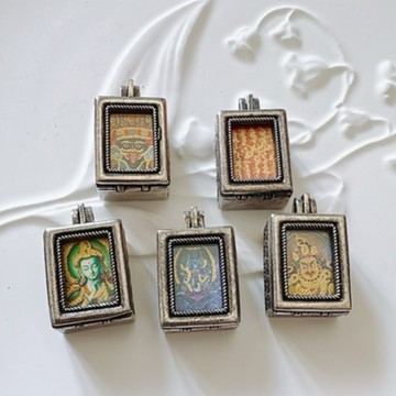 拾悦手作材料/非手繪/約14x22mm重工銅製作舊描金藏傳唐卡嘎烏盒/吊飾/配件配飾/DIY半成品/台灣現貨出貨不用等待