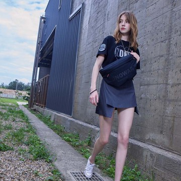 Solis Nowar 斜跨腰包-經典黑