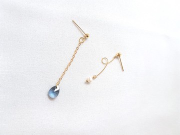 細雨 ‧ 珍珠 水晶 軟金屬 垂墜 不對稱 耳環