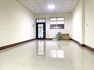 梧棲商業區重劃區整棟精緻翻新前停商住大透天｜台中市梧棲區臨港路四段