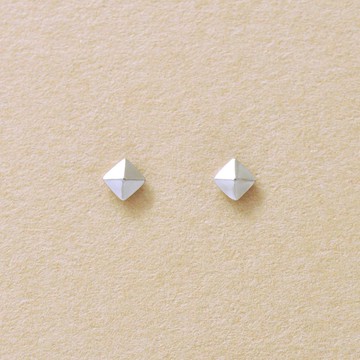 【Second Earrings】 鉑金金字塔耳環