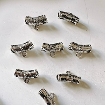 拾悦手作材料/約13x6mn重工銅合金作舊復古藏銀花花半鏤空短彎管帶單吊孔/配件配飾/串珠DIY半成品/台灣現貨出貨免等