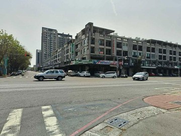 紘緯土庫商圈三角窗透天店面黃金透店｜高雄市楠梓區創新路