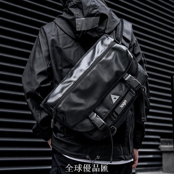 【全球優品匯】機能斜挎包男士工裝運動騎行郵差背包大容量戰術通勤單肩包潮