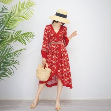 2023秋季新款紅色沙灘裙女海邊度假泰國巴厘島連衣裙超仙顯瘦長裙