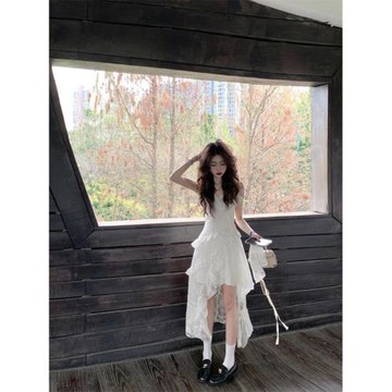 小個子性感吊帶連衣裙女夏季2025新款收腰顯瘦不規則無袖蕾絲裙子