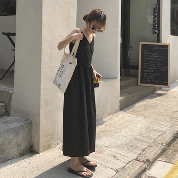 夏款時尚無袖連衣裙棉麻吊帶裙高腰顯瘦純色v領背心裙女1入