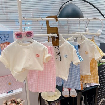 女孩夏季套裝新款韓版兒童圓領刺繡短袖T恤休閒格子褲兩件套 兒童套裝 短袖套裝 運動套裝 女童休閒兩件套 夏天衣服