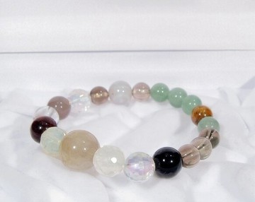 金紅石、天使光暈、水晶、虎眼石、煙水晶、黑瑪瑙等手鍊 (內周 15.5cm)
