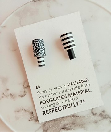 耳環_經典黑白設計_中型紙鼓珠_CONNETTERE同系列可換搭