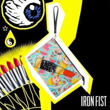【摩達客】美國Iron Fist鐵拳搖滾大口紅巴比分屍手拿包斜背包單肩包側背包