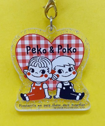 【震撼精品百貨】Peko 不二家牛奶妹~不二家壓克力吊飾-兩人愛心#63295