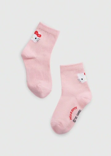 兒童_Hello Kitty系列．緹花中筒襪(熊熊粉-Kitty趴著)