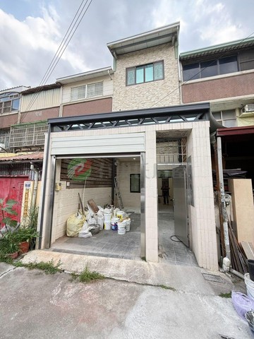 專任｜中科、台中國際機場｜全棟重建｜前院停車透天｜台中市大雅區中清路五段