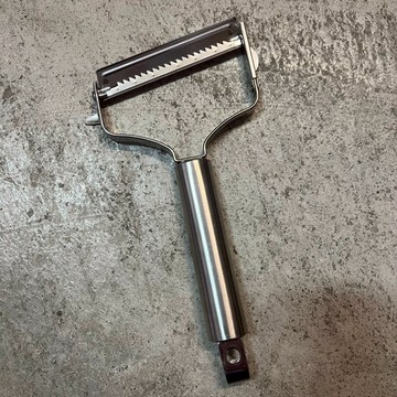 (沐沐屋)寬版 全不銹鋼 高麗菜絲刨刀 粗絲 刨絲器*