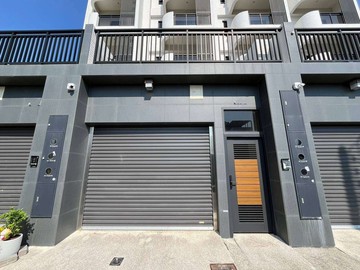 情定港灣居電梯別墅｜高雄市茄萣區民有路