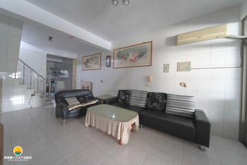 黃線捷運|明星雙學區|活巷車庫透天｜高雄市三民區澄平街