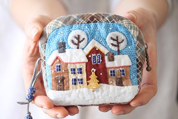 硬幣或化妝品的小錢包