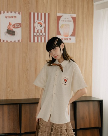 Tella Tella 戴草帽刺繡條紋短袖襯衫