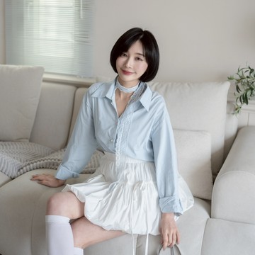 送蕾絲綁帶~春天漫步蕾絲邊排釦長袖襯衫 JN382322