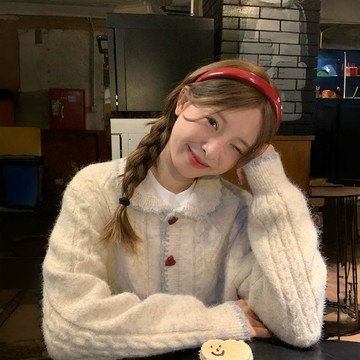 CU🇰🇷現貨🔥愛心釦撞色毛衣🌹韓系氣質麻花編織毛衣 針織罩衫 毛衣外套 針織衫 保暖外套