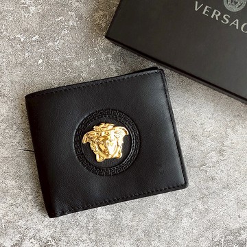 美國百分百【全新真品】Versace 凡賽斯 真皮皮夾 女王頭 金色logo 男用短夾 錢包 證件卡夾 黑色 J620