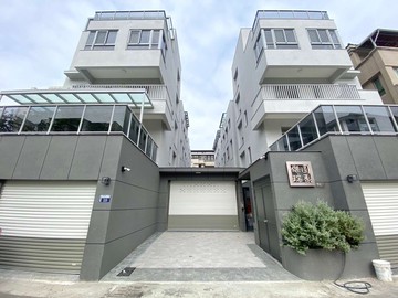 北屯十期全新完工雙車透天別墅｜台中市北屯區軍南一街