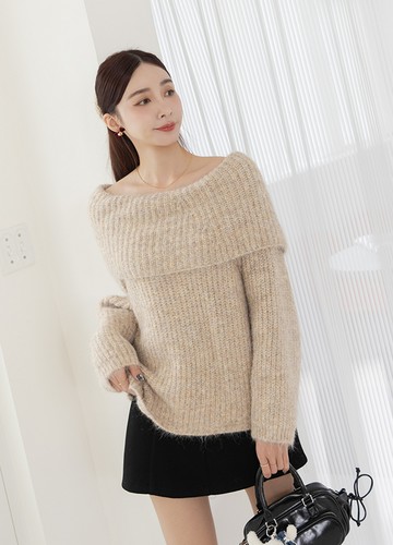 一字領混色毛衣+大腸圈