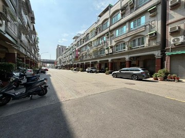 鳳甲五甲商圈｜正路上超大地坪 透店｜高雄市鳳山區鳳甲路