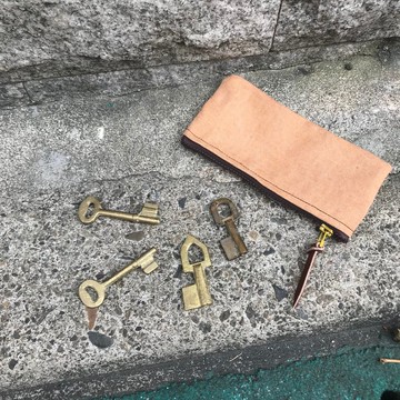 **Sienna很輕的石洗帆布長鑰匙包