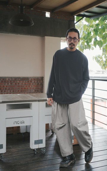 小我獨家 南山tower單口袋中磅長袖 - 2色 -寬鬆版深灰 現貨