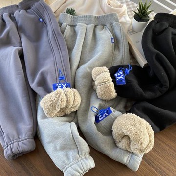 溫暖厚實的搖粒絨里子 男童加絨運動褲 冬季防風收口長褲 厚棉褲