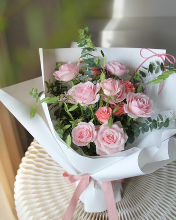 Petite Rose 粉紅玫瑰 鮮花花束 告白 情人節 生日花束