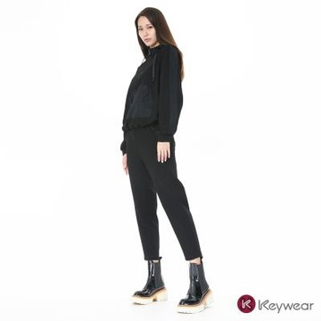 KeyWear奇威名品 淨色藝術裁拼接高腰長褲-黑色