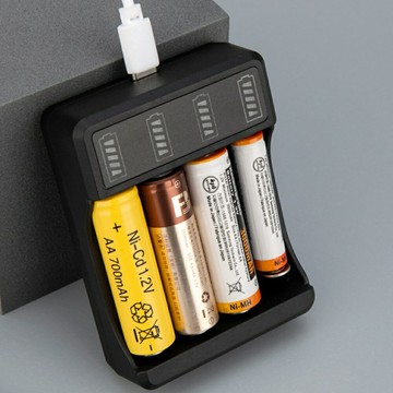 USB鎳氫鎳鉻充電器 4槽 8槽 鎳氫電池 鎳鉻電池 充電器 3號 4號 電池充電器 獨立充電【DI332】123便利屋